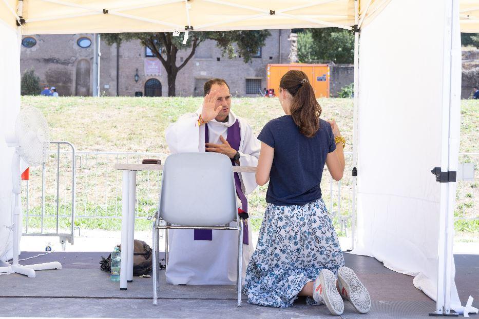 I ragazzi di tutto il mondo al Circo Massimo a Roma per la giornata delle confessione del Giubileo dei giovani - Fotogramma