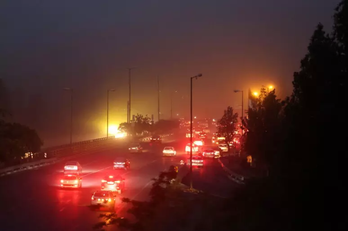 Teheran avvolta dal fumo delle esplosioni - Ansa