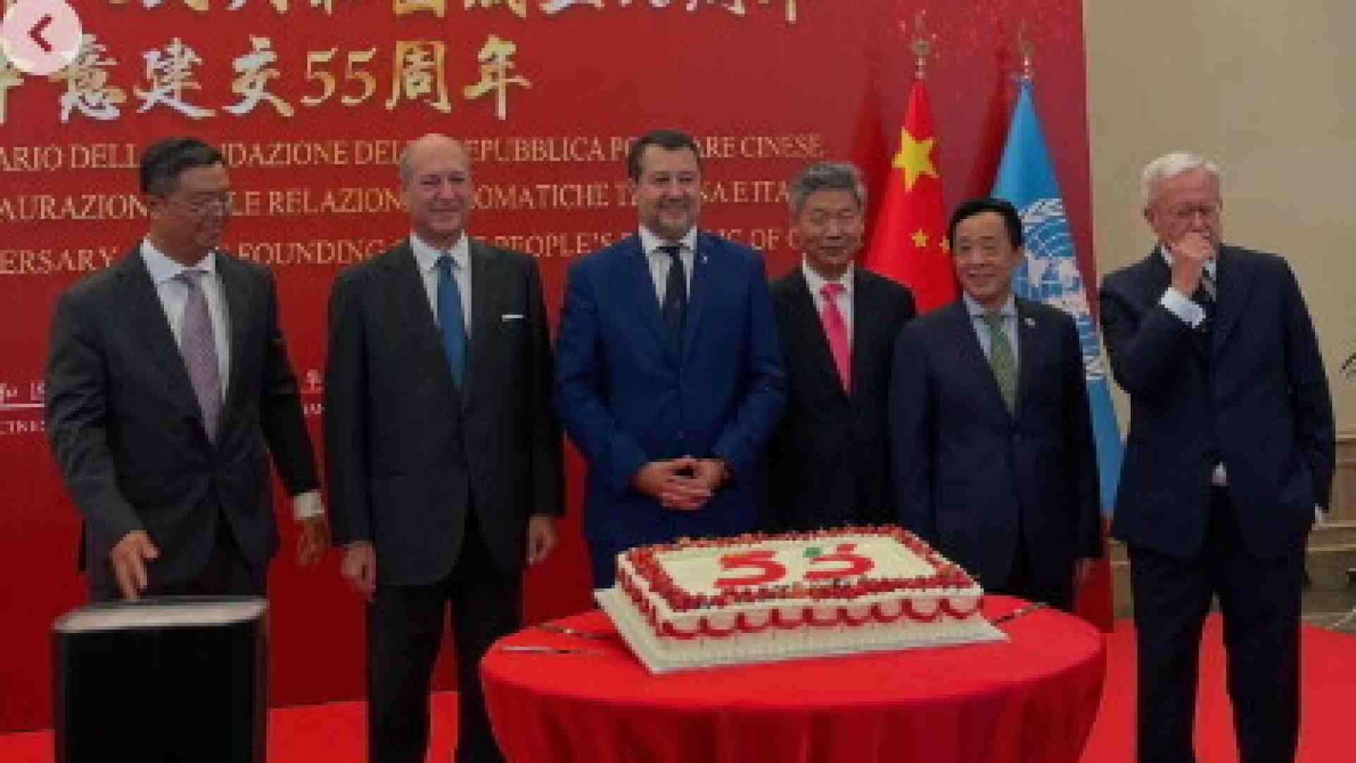 Non solo Salvini celebra la Cina