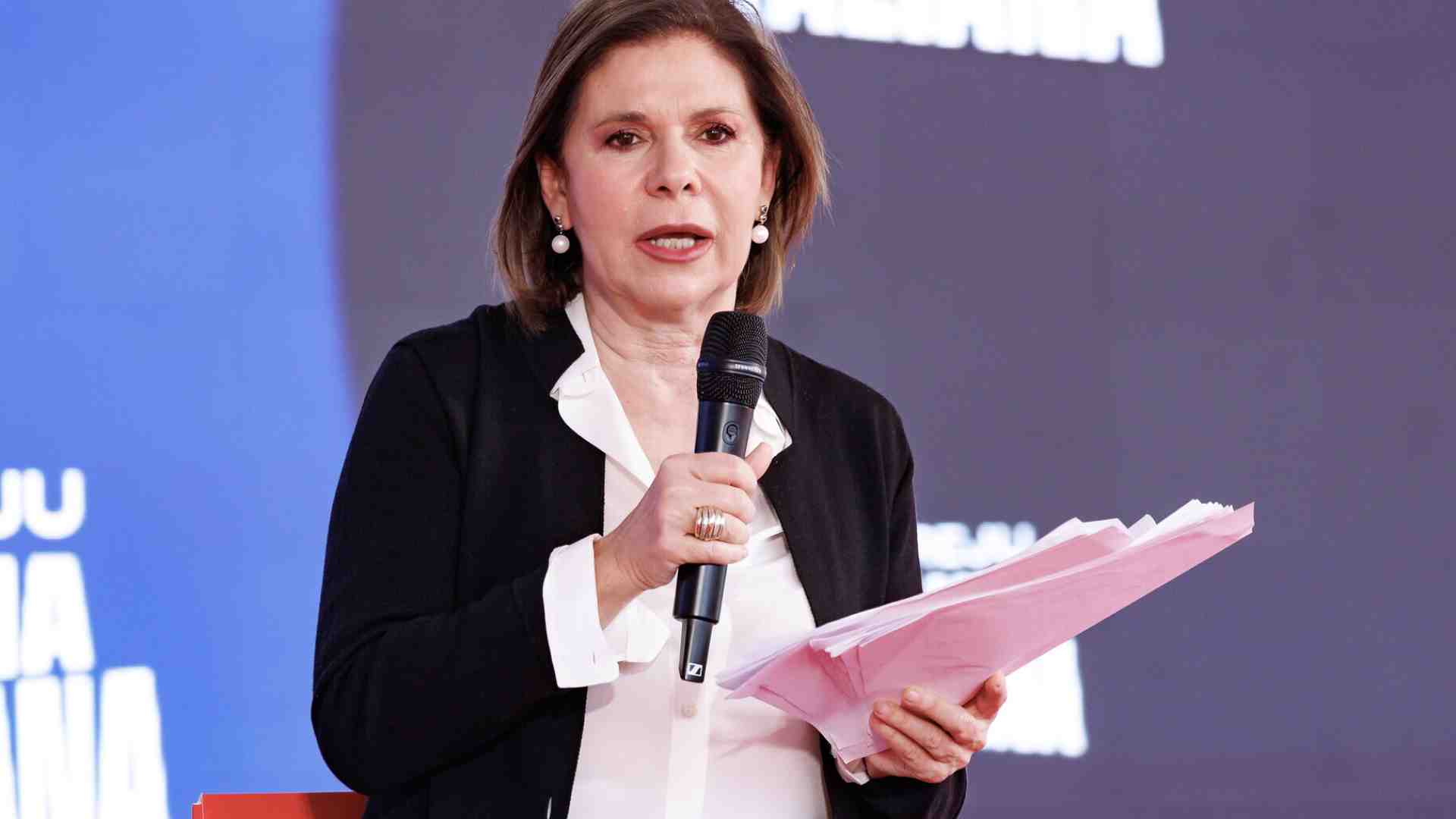 Iacchetti a Cartabianca, tutto purissimo show