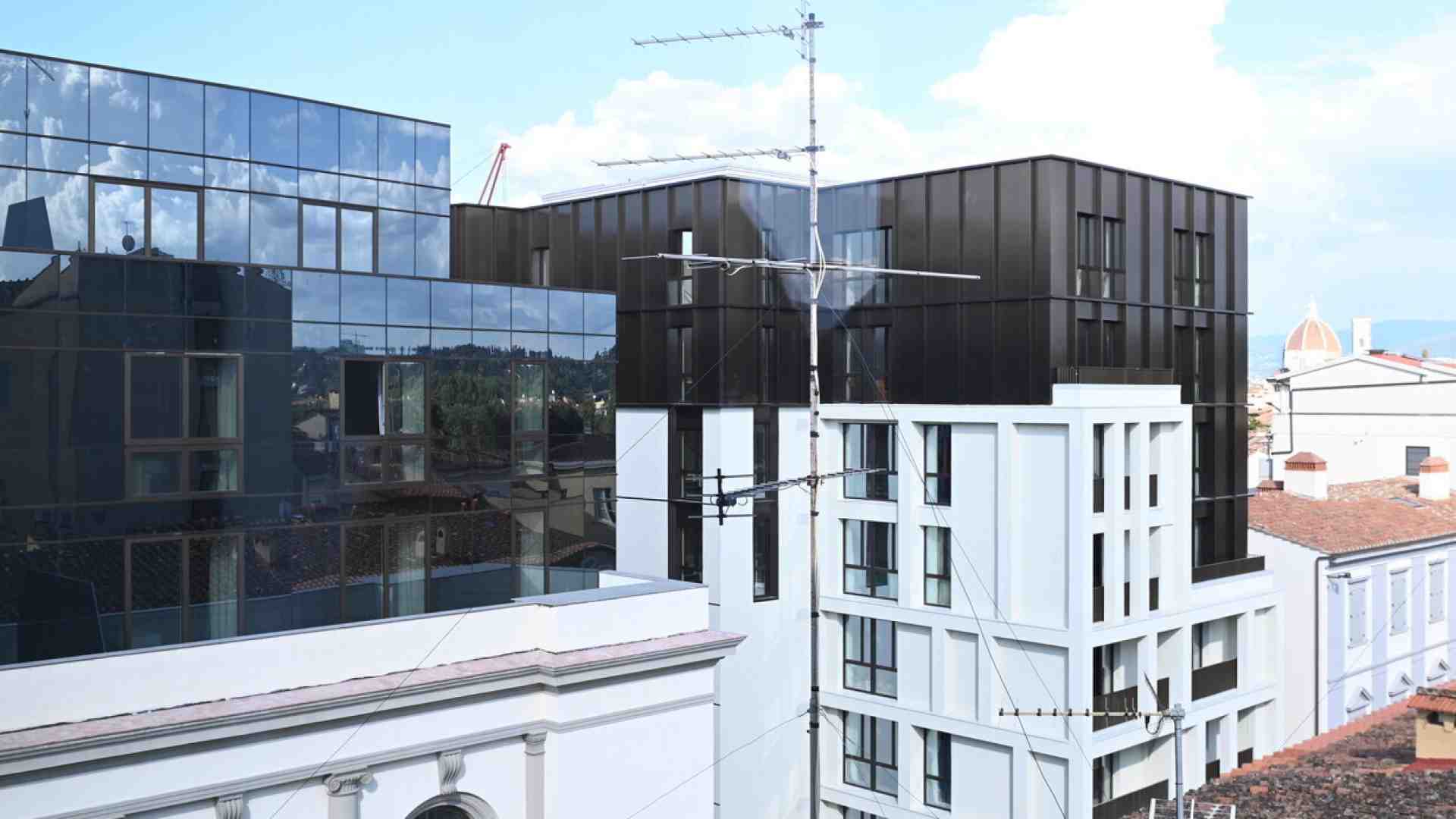 L'odiosa tracotanza del Cubo Nero di Firenze