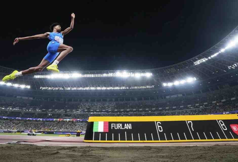 Il salto d'oro di Mattia Furlani ai Mondiali