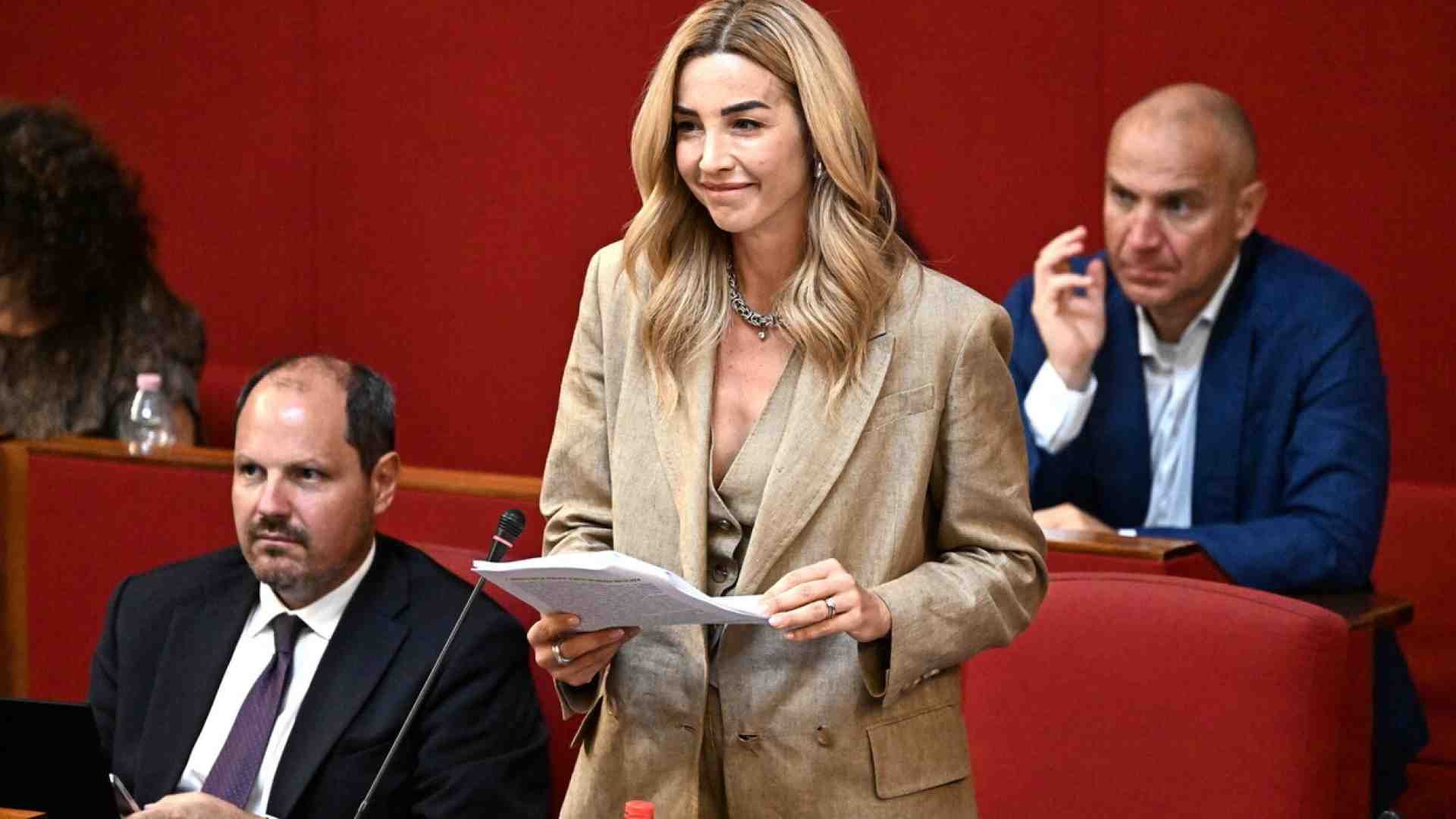 “Silvia Salis attenta, non farti fregare da Matteo”, dice Calenda