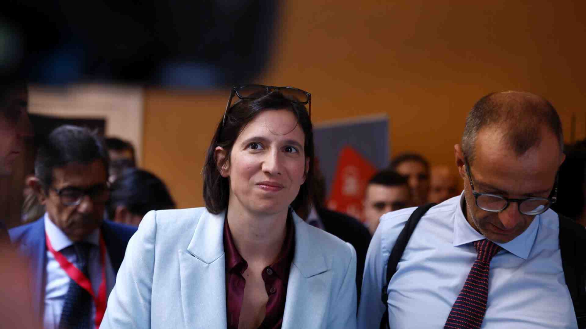 Schlein e la paura di perdere nelle Marche. Direzione Pd prima del voto per evitare processi