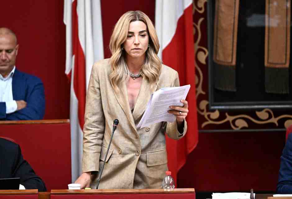 Una sindaca in copertina, tra sport e politica. Chi è Silvia Salis