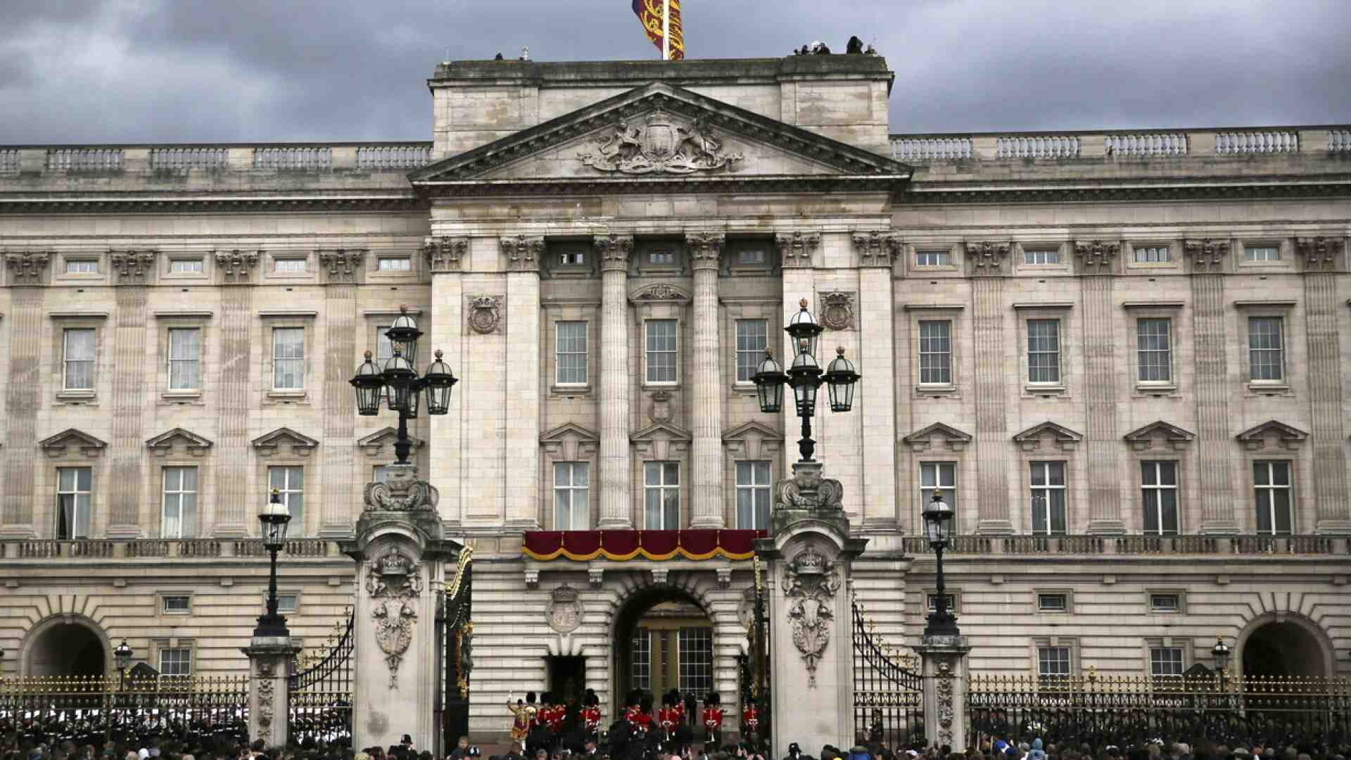 Real estate reale. Tutte le manovre immobiliari (ed ecologiche) dei Windsor