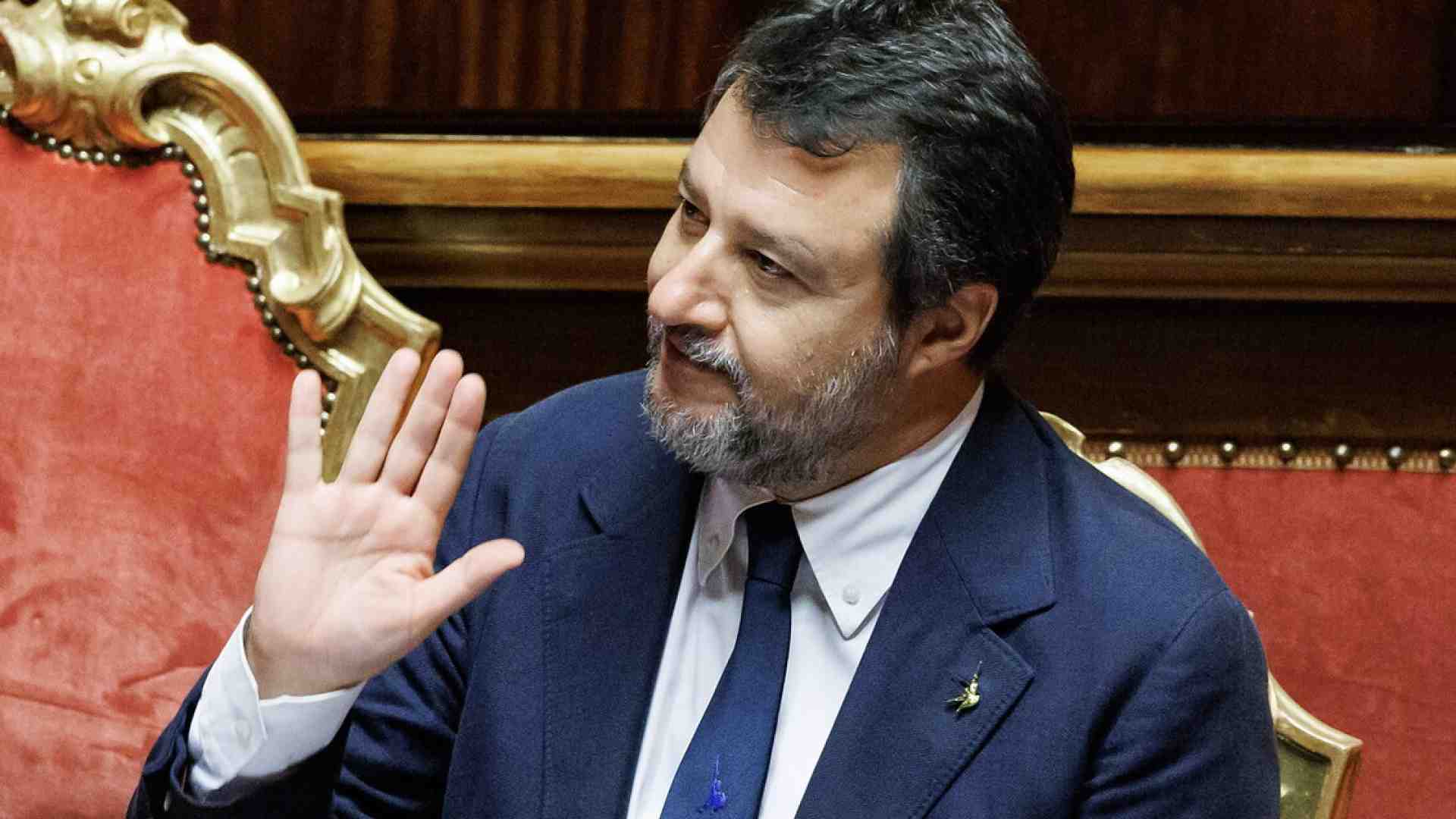 Salvini annulla gli impegni: calcoli renali. Sarà a Pontida domani