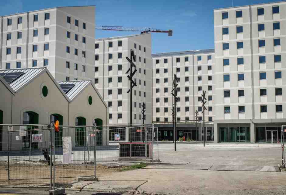 Meloni e Salvini tornano a parlare di Piano casa, senza dire come vogliono realizzarlo