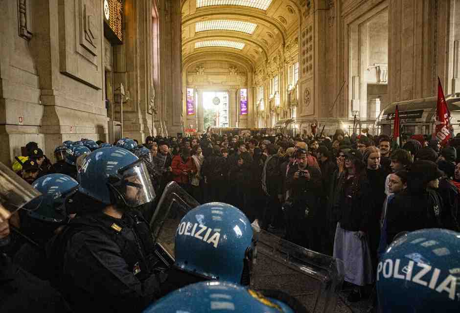 Meloni sulla guerriglia a Milano durante lo sciopero per Gaza: "Violenze indegne". Anche Schlein condanna