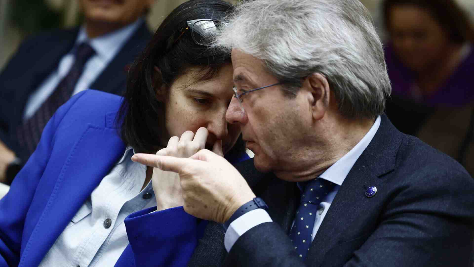 Il gendarme Gentiloni guida ora i riformisti del Pd. Si riuniscono a Milano. E c'è anche Zingaretti