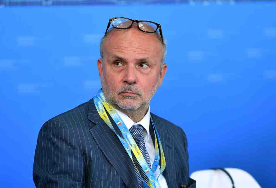 Vaccini e Covid: le parole che mancano. Quello che l’Italia può fare per non seguire la strada pericolosa americana