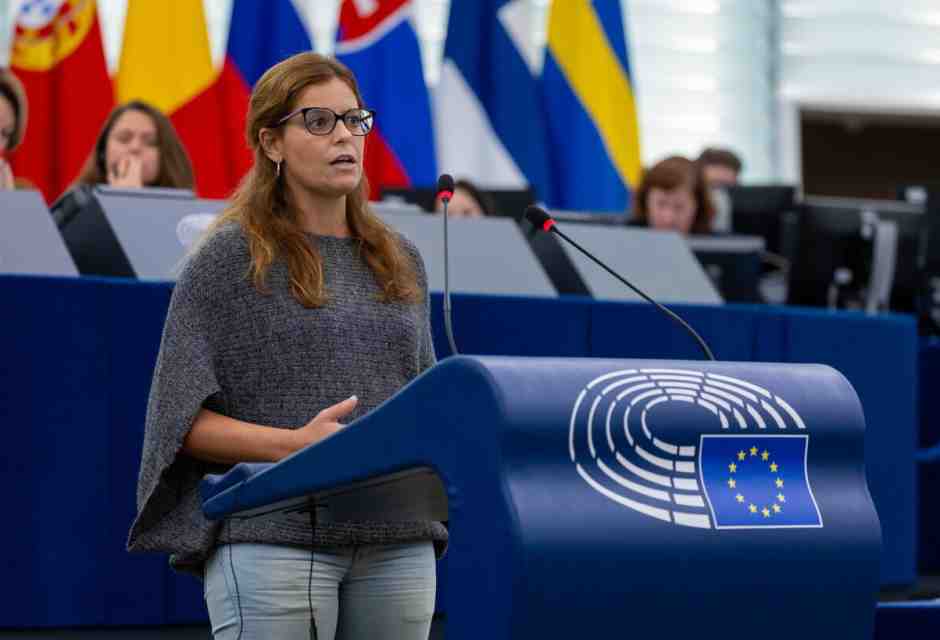 Ilaria Salis, tra garantismo e rischio cortocircuito (a destra) il Parlamento Ue vota sull'immunità