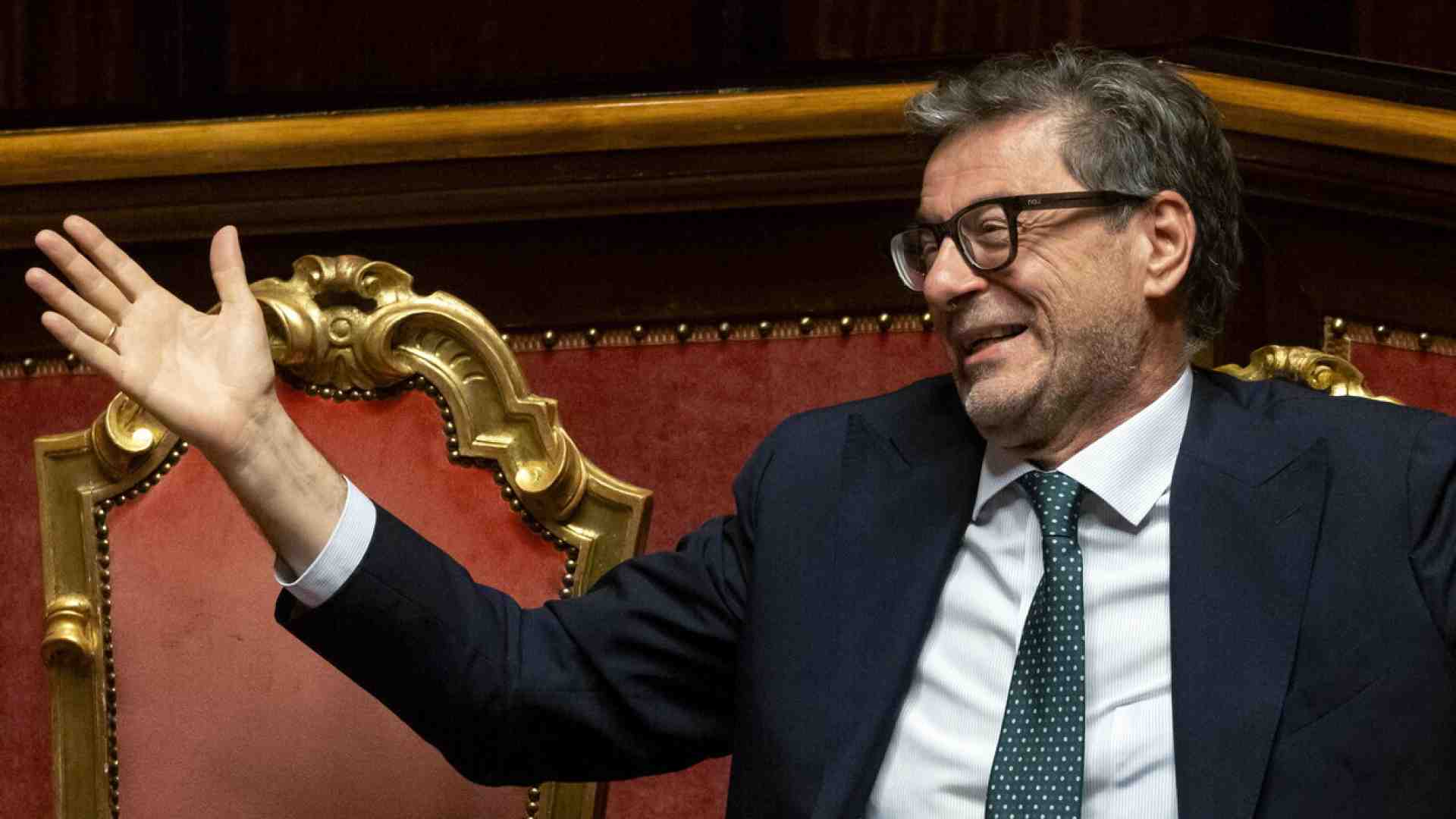 Giorgetti sul caso Crédit Agricole-Bpm: “La legge sul golden power vale per tutti”
