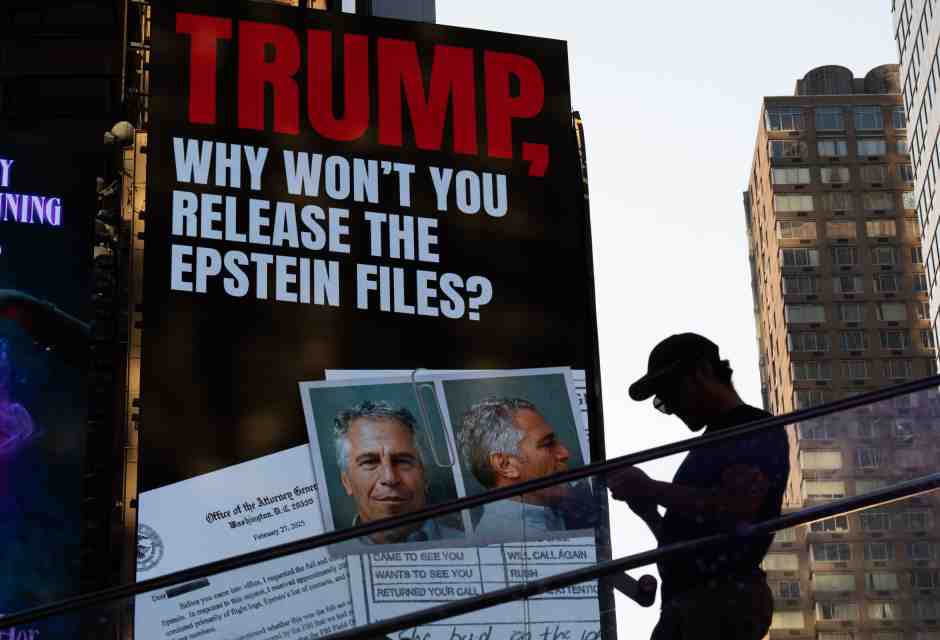 Cosa c'entrano le elezioni in Arizona con il rilascio degli Epstein files