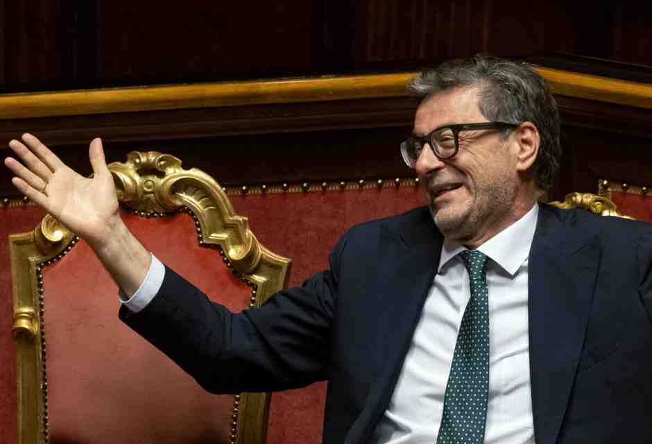Giorgetti sul caso Crédit Agricole-Bpm: “La legge sul golden power vale per tutti”