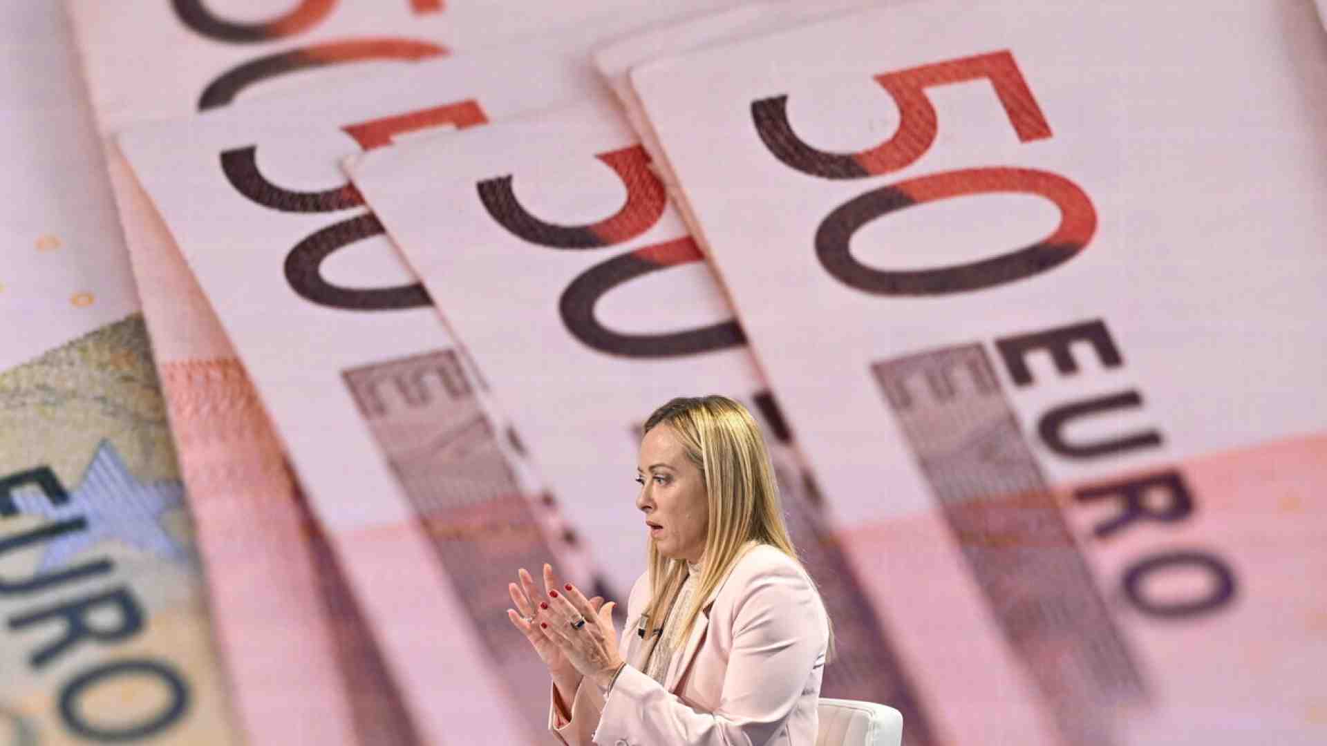 Con San Francesco l’Italia si regala la dodicesima festività mentre l’economia arranca