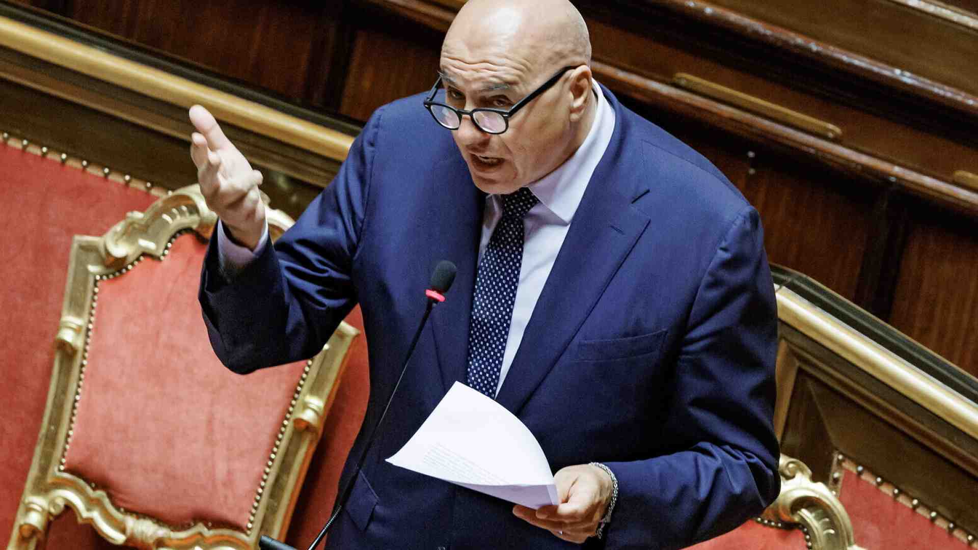 La Flotilla rifiuta la mediazione del governo per gli aiuti a Gaza. Crosetto: "Situazione grave"