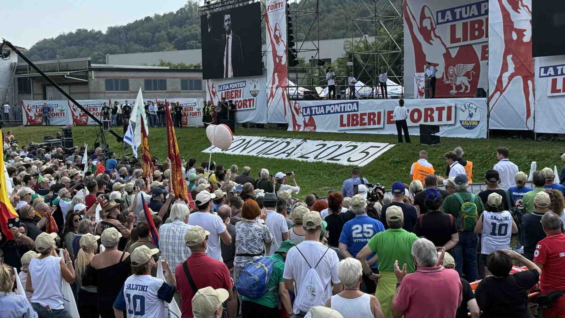 Tra la disfida di Pontida e quella di La Russa. Fontana in trincea