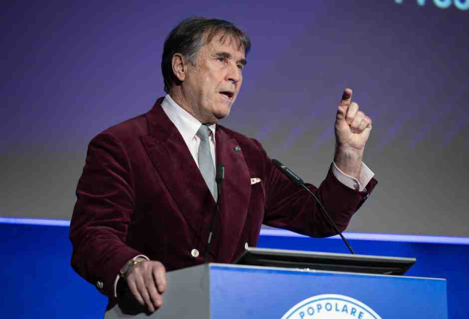 Cucinelli nel mirino: accuse dalla Russia e crisi globale del lusso Made in Italy