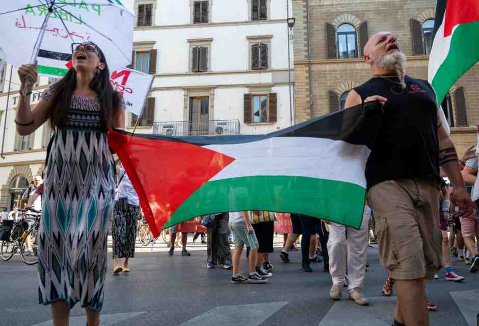 Università pro Pal. Il caso della docente di Firenze contestata. E a Genova il rettore denuncia i collettivi