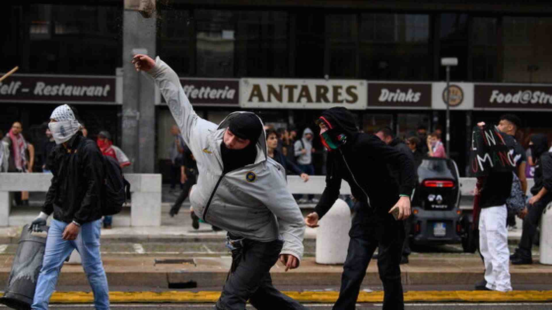 Le piazze, la rabbia, i rischi, i partiti, la Cgil. Parla il dem Luigi Zanda
