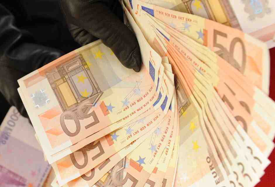 La Bce invita a tenere contanti? Una bufala