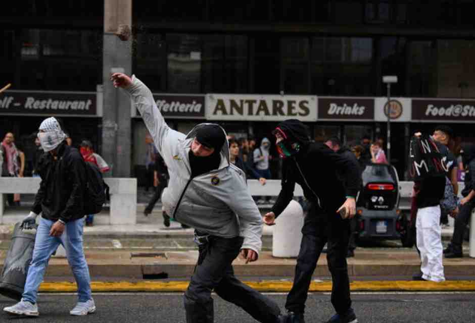 Le piazze, la rabbia, i rischi, i partiti, la Cgil. Parla il dem Luigi Zanda