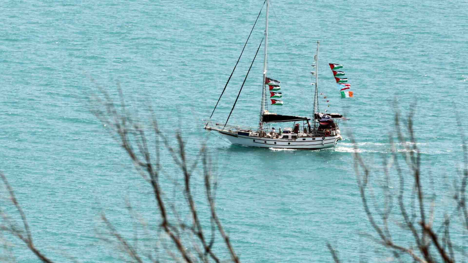 Trattativa Flotilla: Meloni fa ponte con Mattarella e ringrazia le opposizioni. La sinistra si spacca