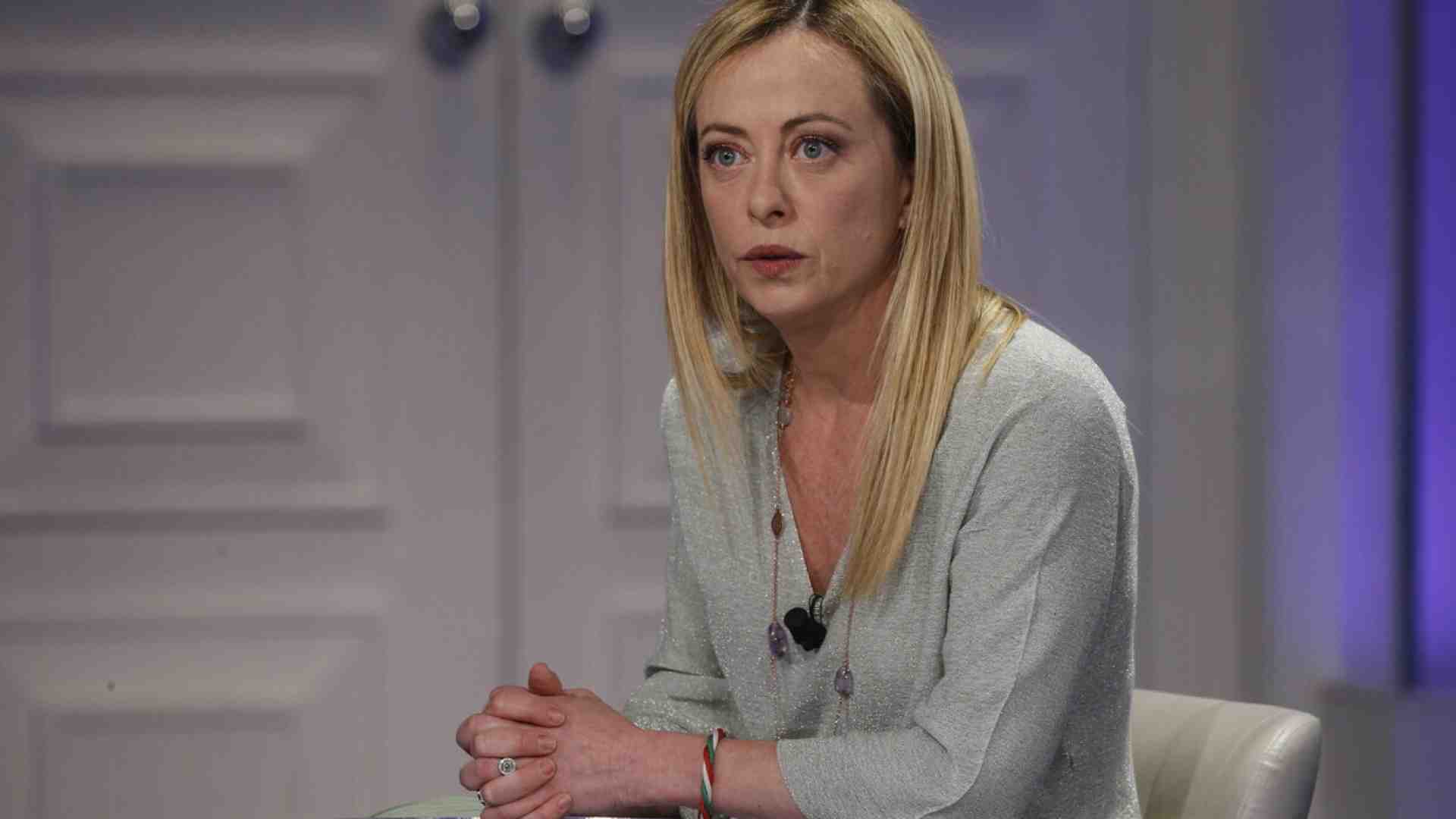 Meloni in tv per parlare di Gaza: sarà da Vespa a Porta a Porta. Si tratta per il 7 ottobre