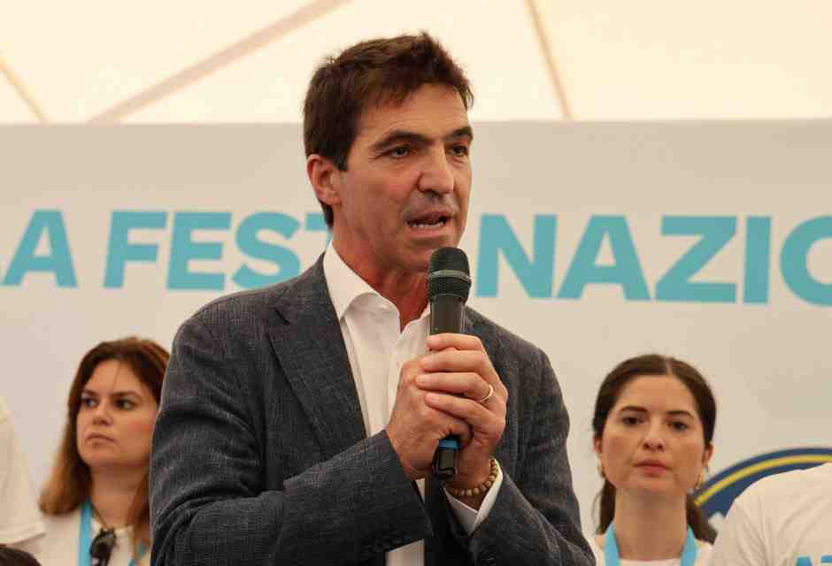 Nelle Marche vince la generazione Meloni. Chi è Francesco Acquaroli