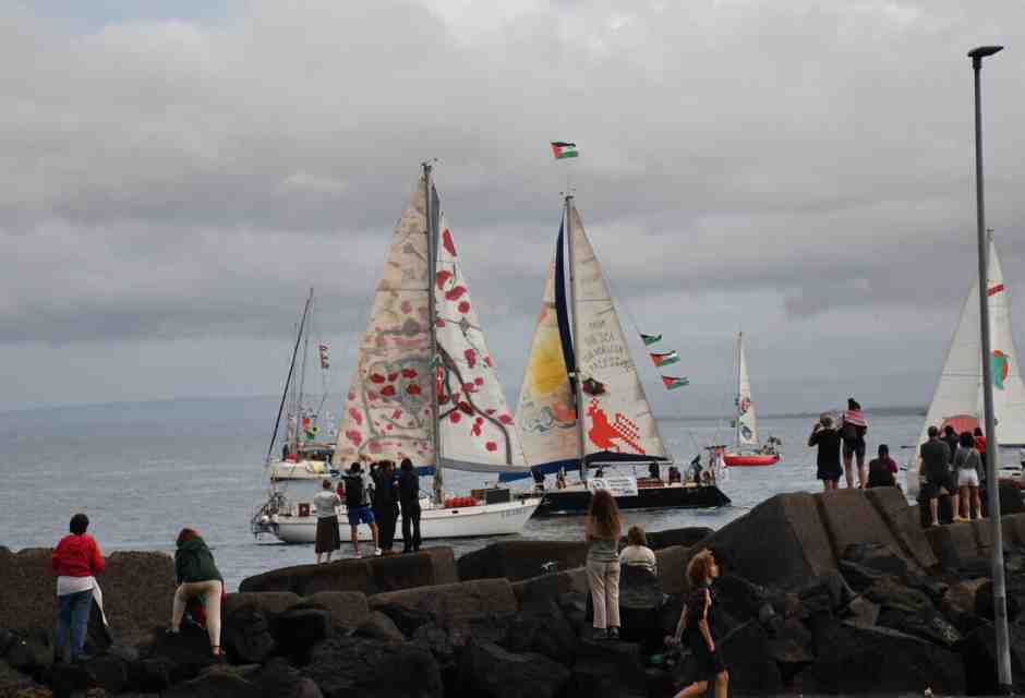 La Flotilla verso Gaza. Il Pd: "Ci fermeremo all'alt di Israele". M5s: "Forziamo blocco navale"