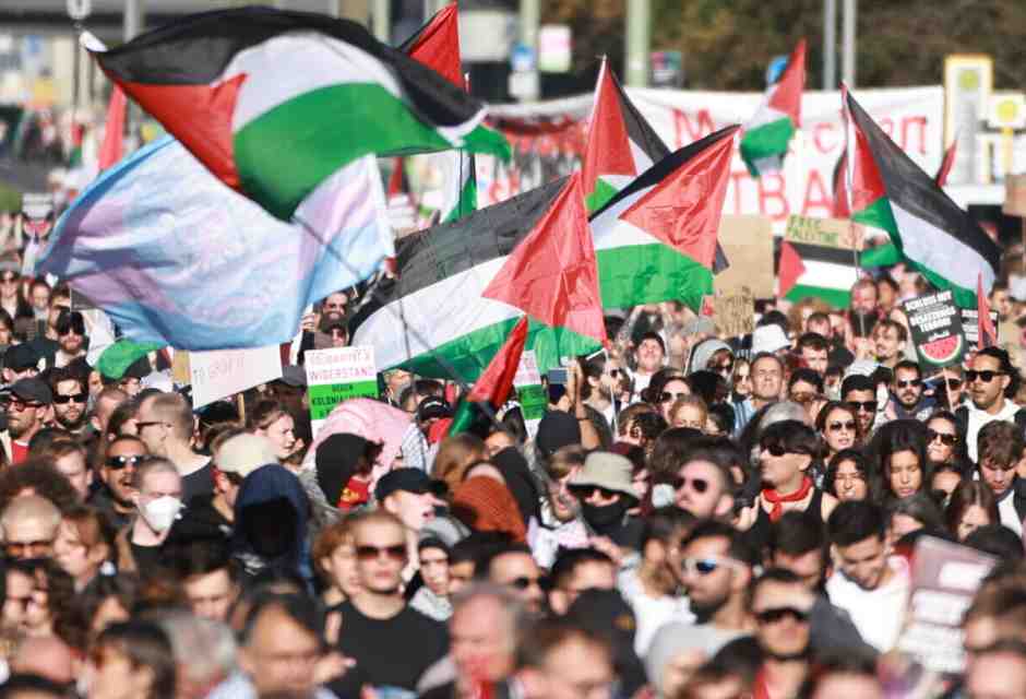 “La grande parata” di chi nega la vittoria di Israele su Hamas piegandosi al mainstream