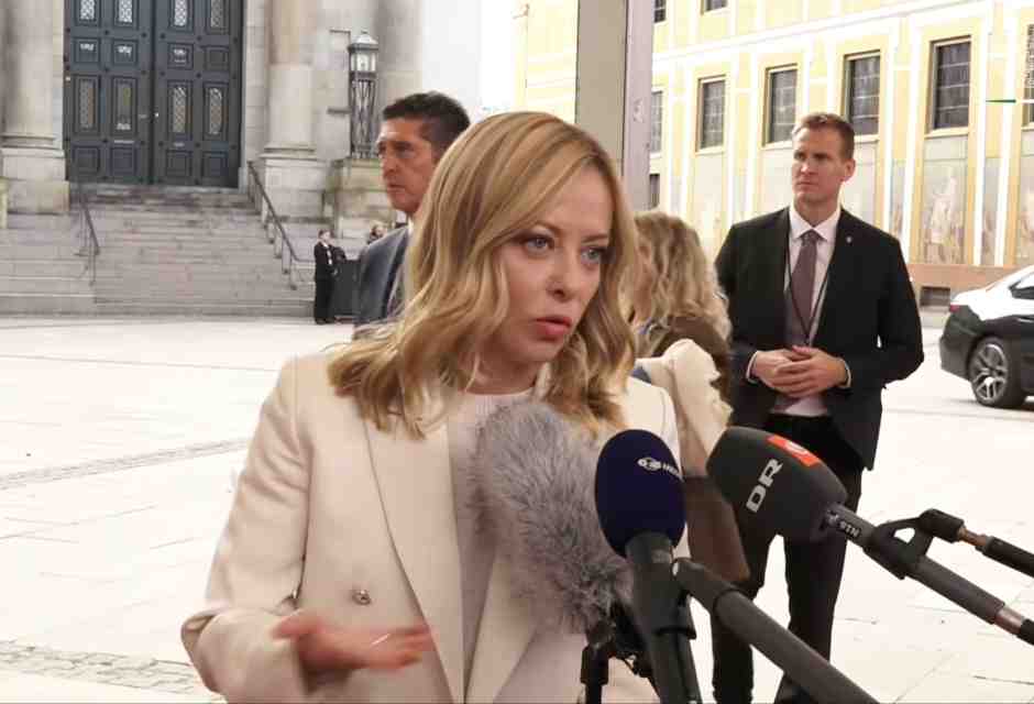 Meloni sulla Flotilla: "Pericoloso e irresponsabile insistere". Conte: "Avete finto di non vedere un genocidio"