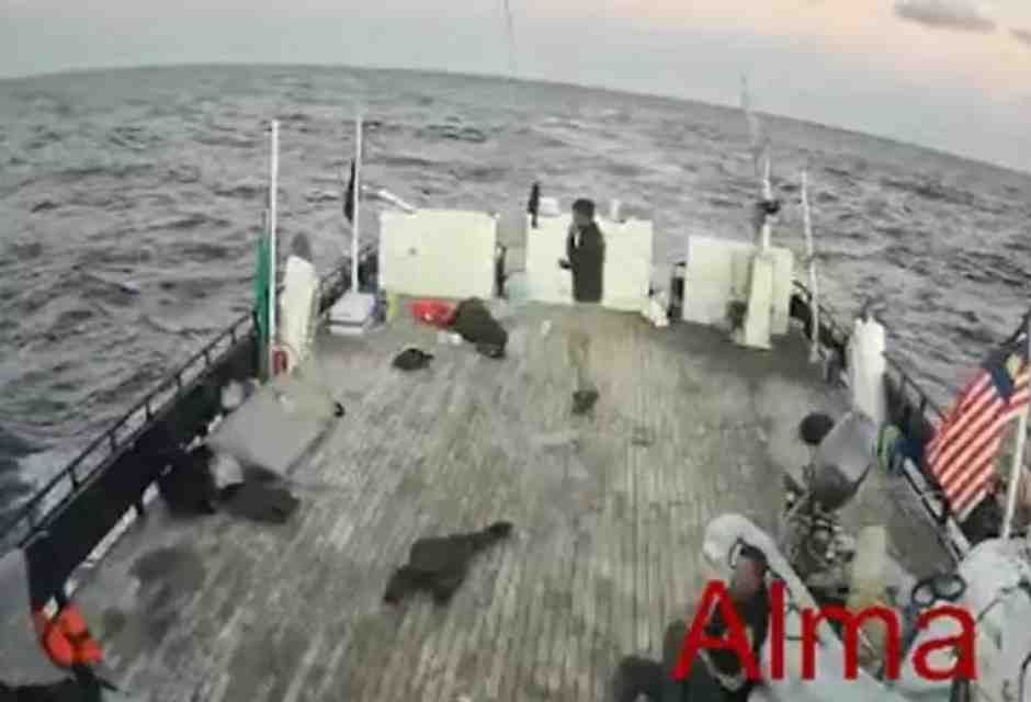 Israele abborda le navi della flotilla. Tajani: "Italiani in Israele ed espulsi entro due giorni"