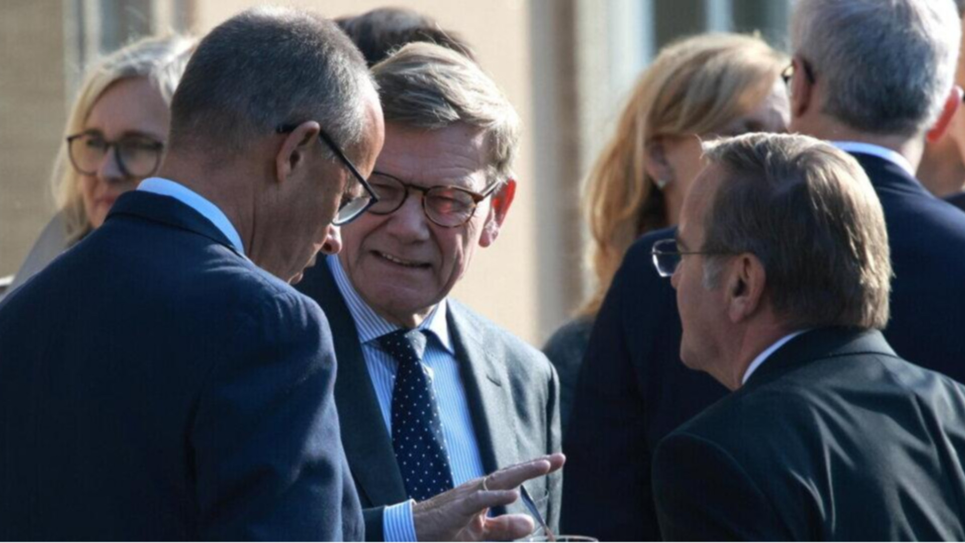 Uno sciame di droni vola sulle infrastrutture critiche e militari tedesche. I sospetti sulla Russia