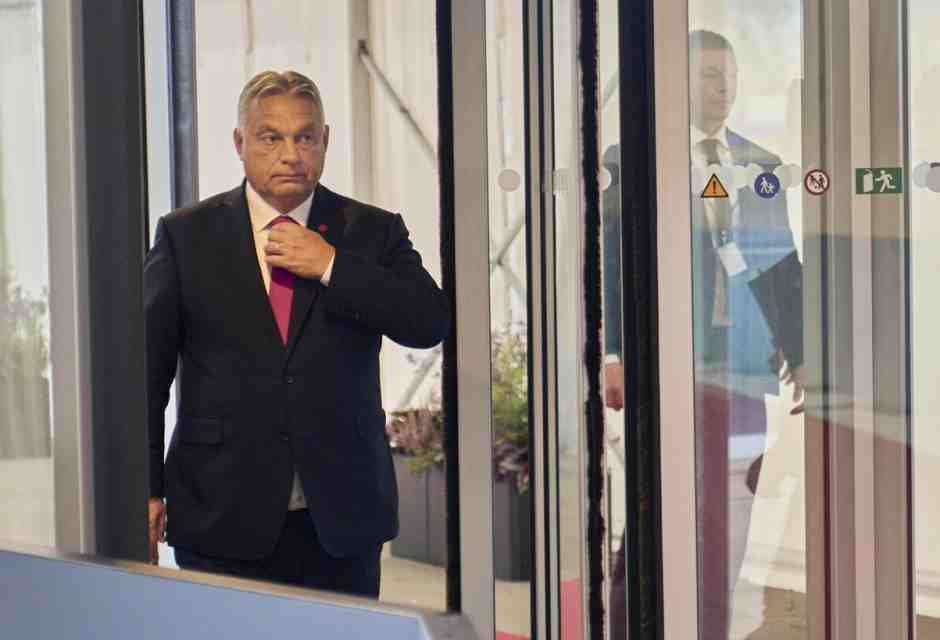 Orbán ha due piedi e troppe staffe