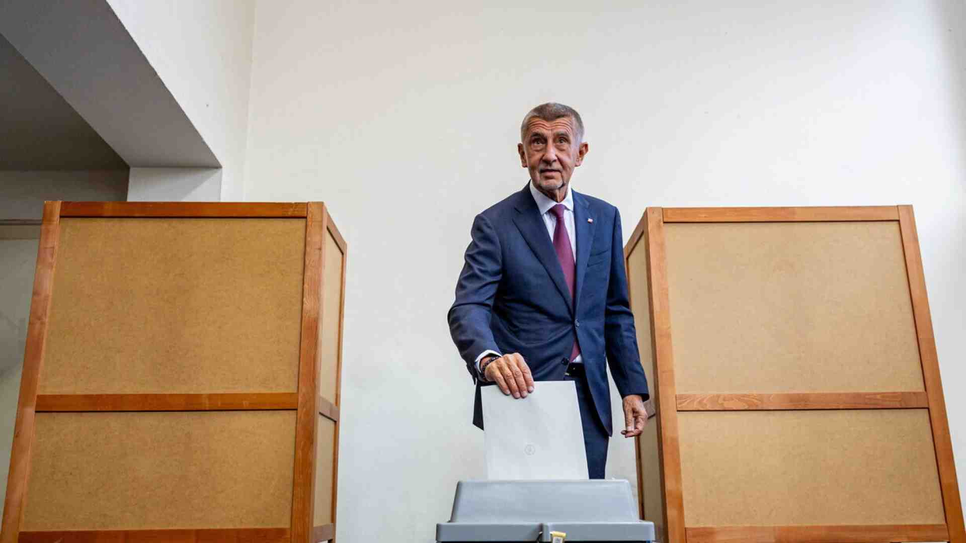 Il voto a Praga tra Orban e Putin