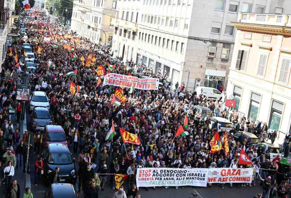 La deriva flottigliera di una classe dirigente accodata alle pulsioni antisemite