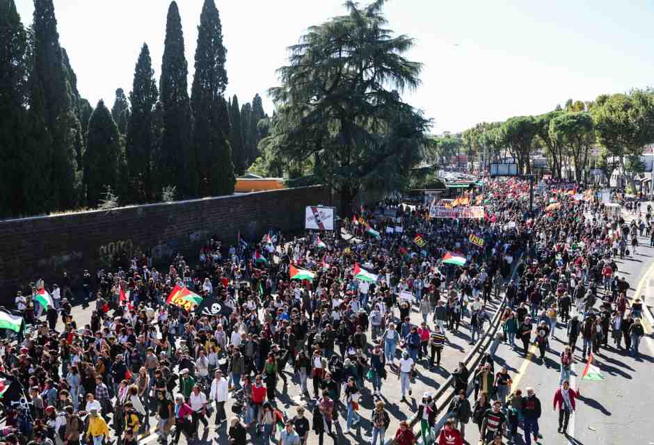 Scioperare demonizzando l’unico paese del medio oriente dove si può scioperare