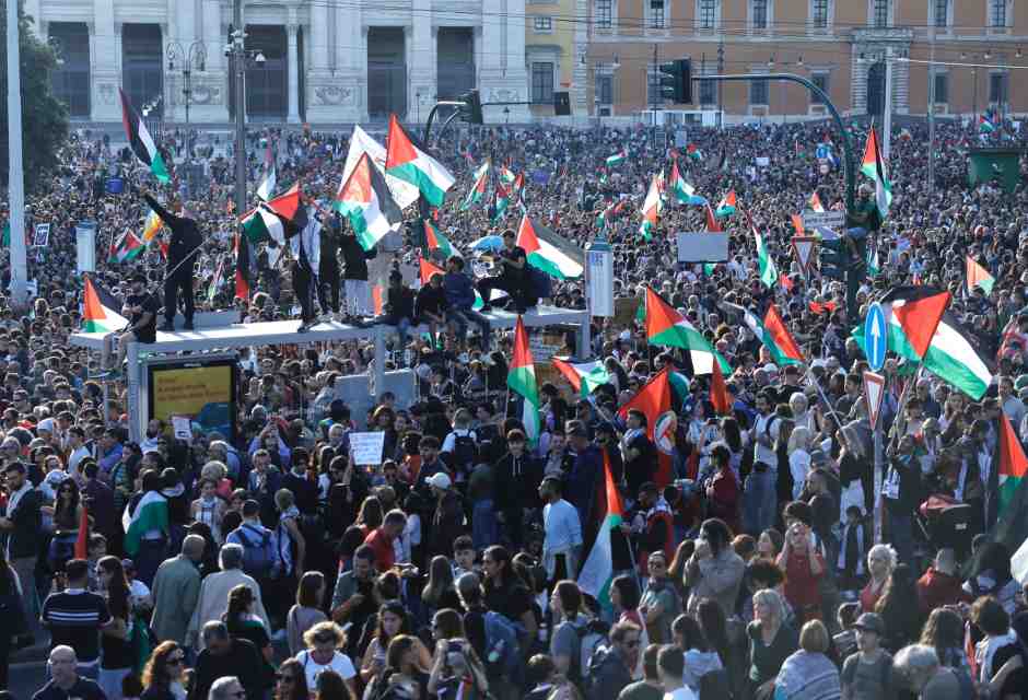 I cervelli pulsanti del "7 ottobre giornata della Resistenza"