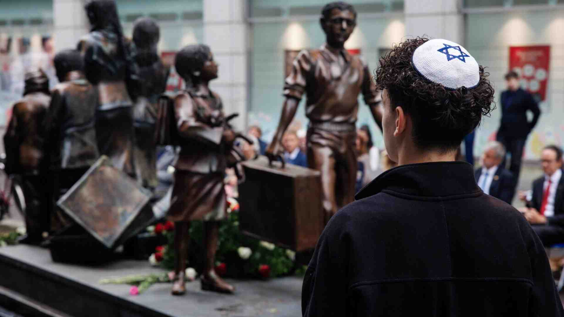 “È iniziata la caccia agli ebrei”. Parla lo storico francese Georges Bensoussan