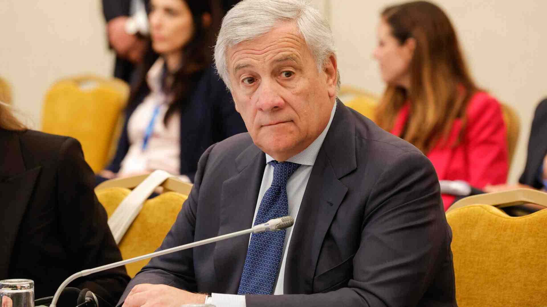 L'idea di Tajani per Milano: istituire il commissario per liberare i cantieri