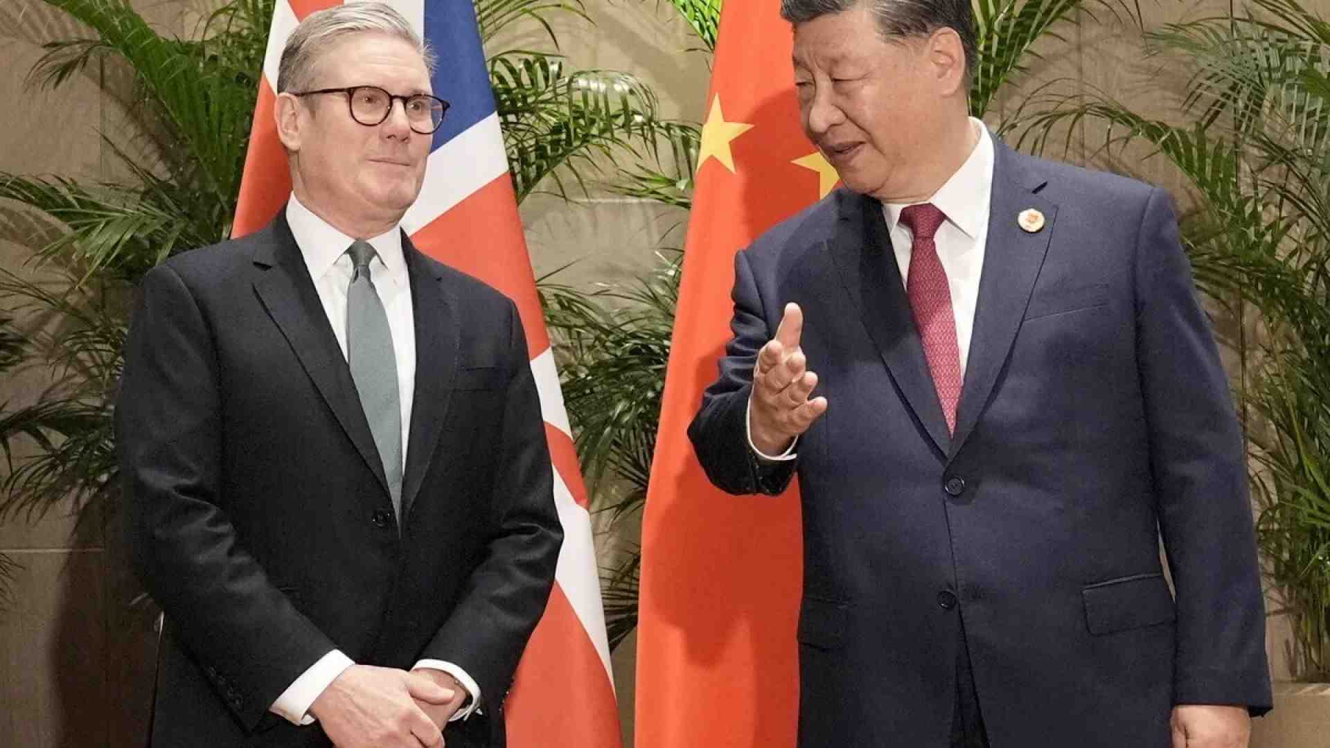 Lo scandalo che rivela il nuovo corso di Starmer verso la Cina