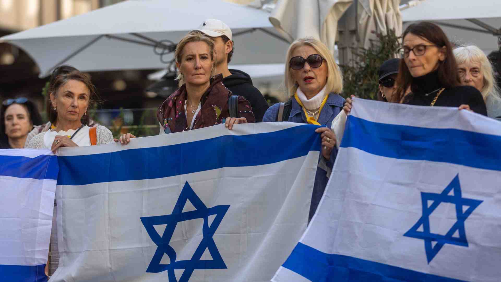 I pacifisti silenti su Hamas, che ha in mano le chiavi della pace, e il test Orbán nell’alleanza Pd-M5s