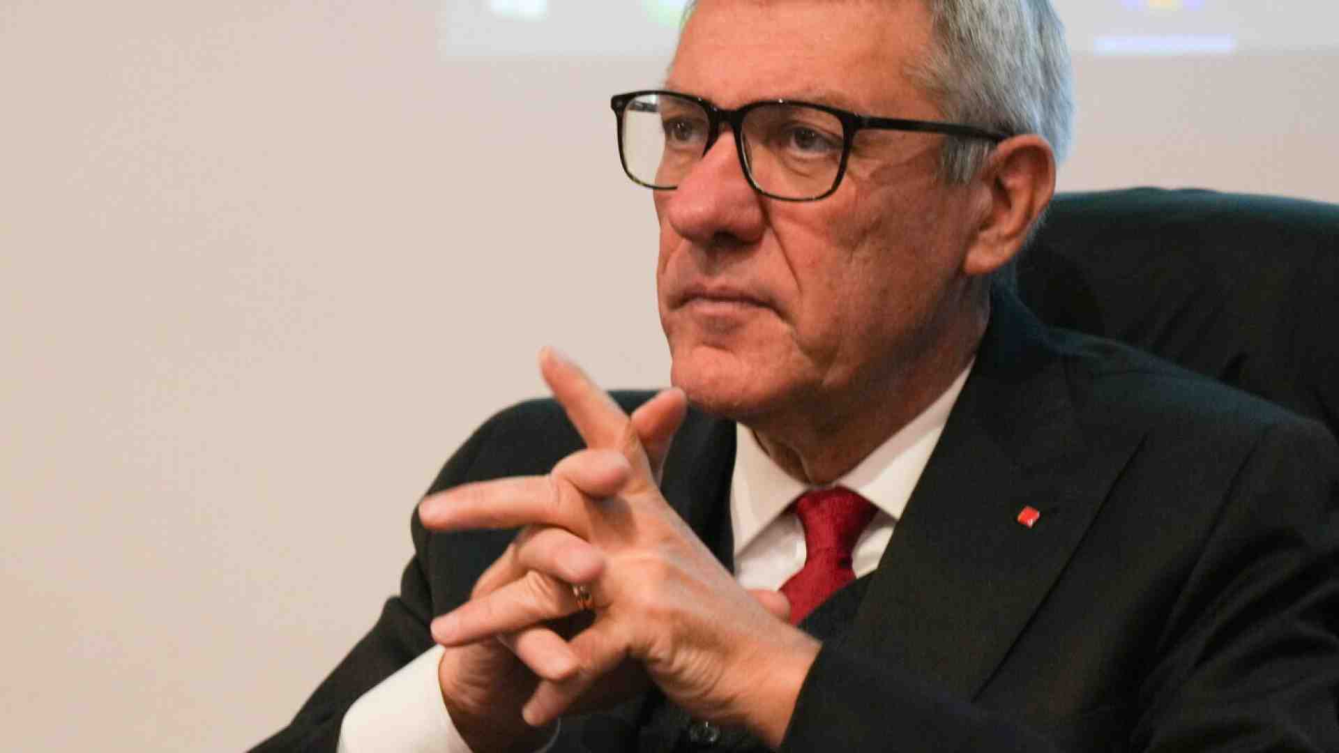 Landini insieme ai Pro Pal accusa il governo di essere complice, ma lo incontra per chiedere ritocchi alla Manovra