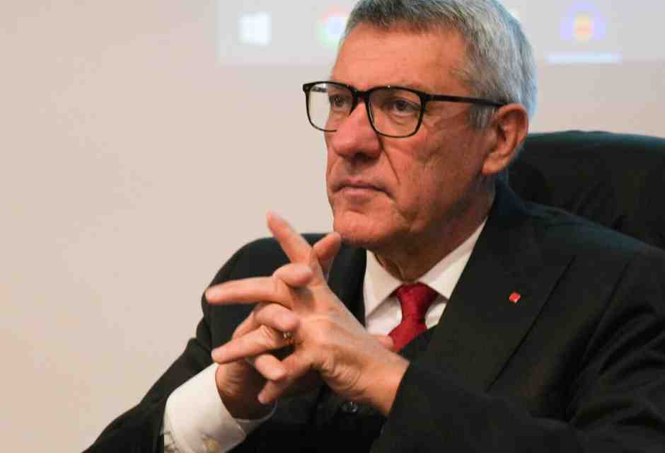 Landini insieme ai Pro Pal accusa il governo di essere complice, ma lo incontra per chiedere ritocchi alla Manovra