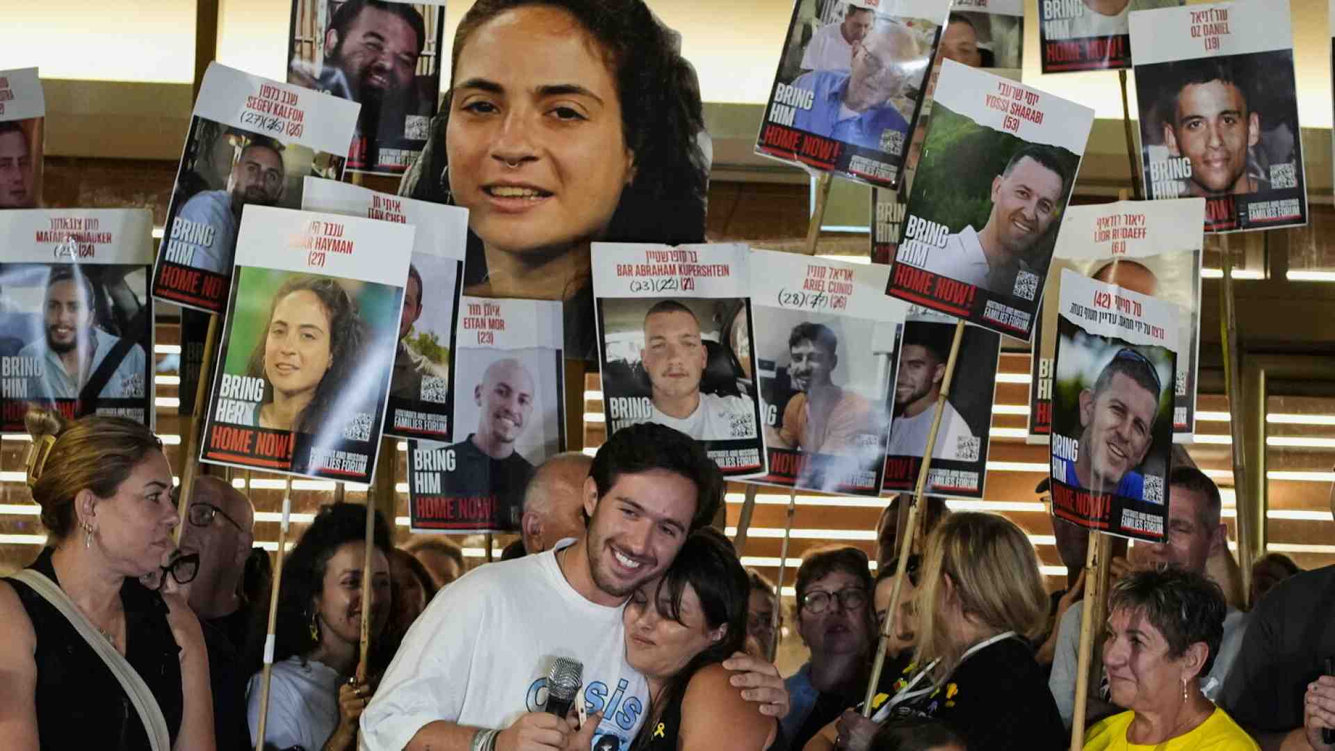 Israele si prepara ad accogliere gli ostaggi. I ricatti di Hamas dietro all’invito a Trump