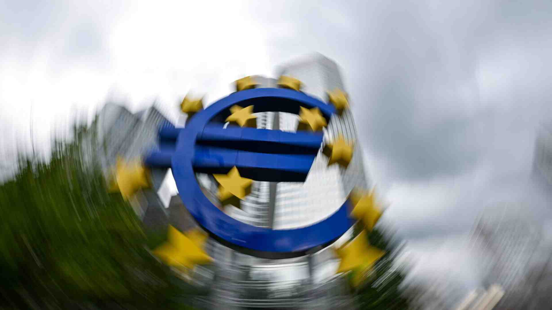 Con l’euro troppo forte si rischiano effetti deleteri sull’economia Ue