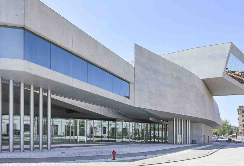 La festa del futuro al Maxxi: algoritmi e follia platonica