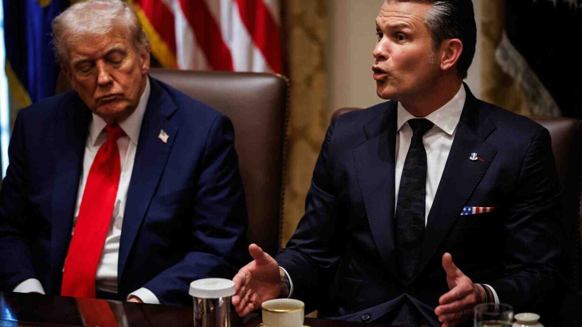 Il mondo Maga in rivolta contro Hegseth, ma alla fine continuerà a scegliere Trump
